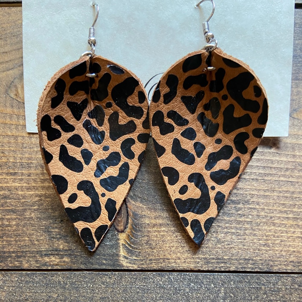 NWT! LEATHER Handcrafted Cheetah Earrings! 🤩